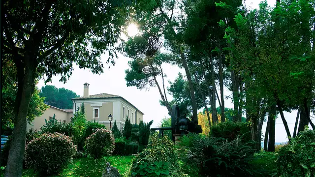 Escapade Romantique à Bocairent – Dîner aux Chandelles & Départ Tardif