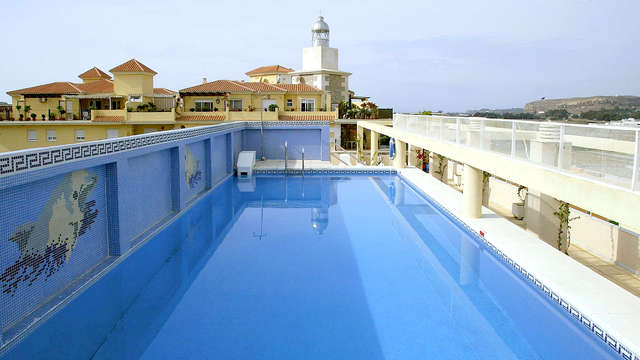 Escapada romántica en Junior Suite con bañera hidromasaje en Torre del Mar