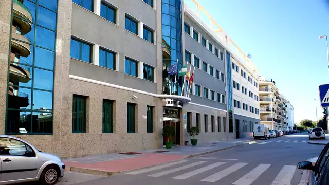 Escapada romantica en Junior Suite con banera hidromasaje en Torre del Mar
