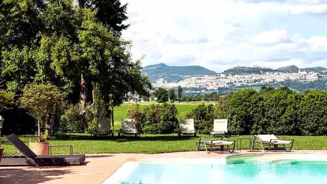 Escapada románticas en una suite de lujo en las colinas de Umbría con acceso al spa