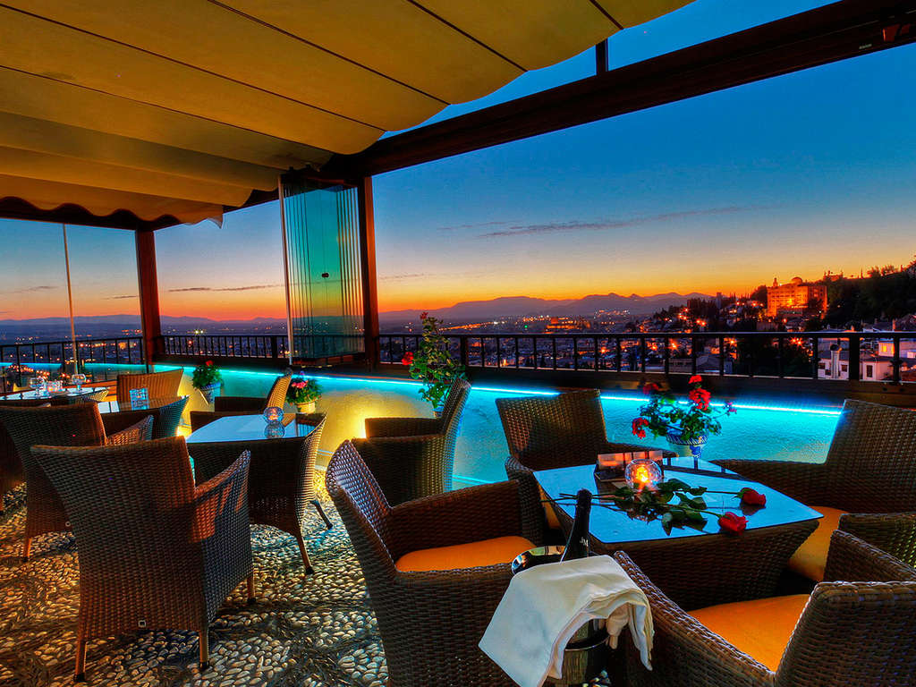 Escapade à Grenade : cocktail sur la terrasse avec une vue incroyable - 7