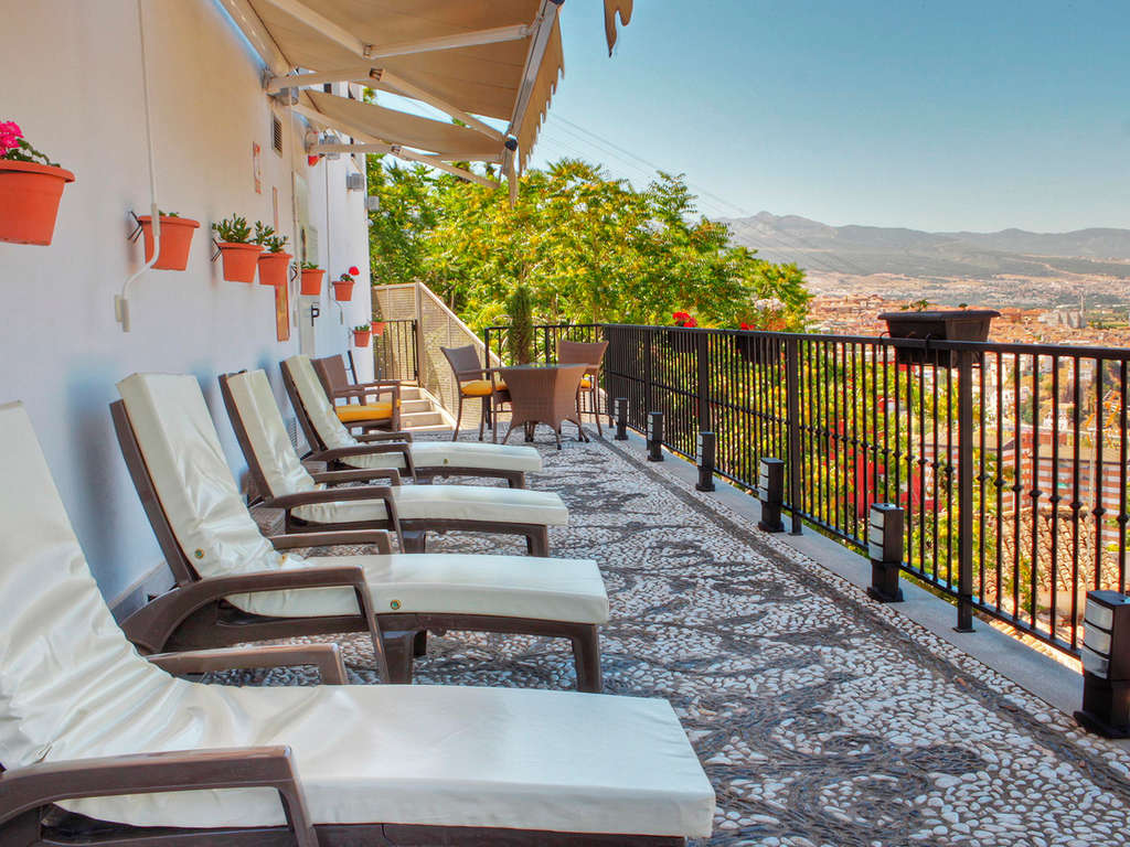 Escapade à Grenade : cocktail sur la terrasse avec une vue incroyable - 3