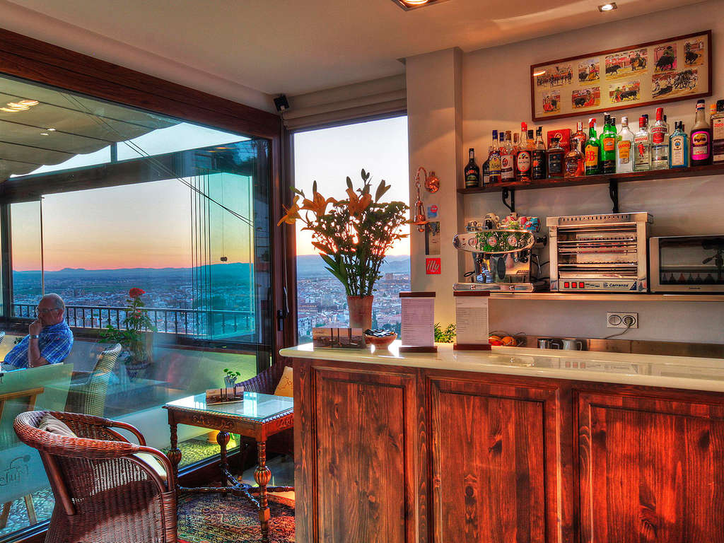 Escapade à Grenade : cocktail sur la terrasse avec une vue incroyable - 2