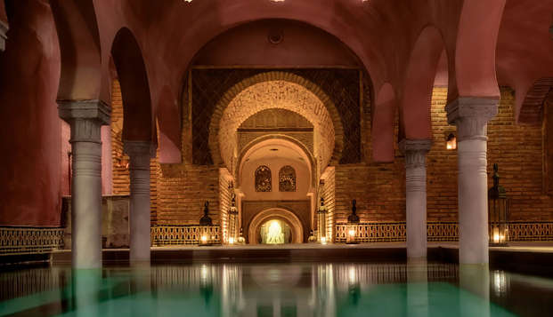 Alójate en un palacio mudejar en pleno centro de Granada con entradas al Hammam alandalus