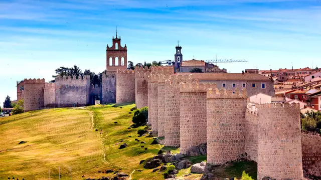 Escapada en un palacio elegante y medieval en Ávila