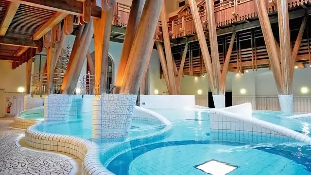 Relaxez-vous à Lourdes avec un accès au spa thermal Aquensis