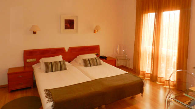 Enamórate y relájate en este hotel con cena y detalles románticos