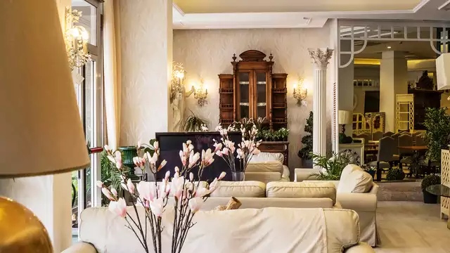 Escapada romántica en Figueres con hidromasaje, cava y desayuno incluido