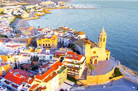 Escapade à Stiges : découvrez le soleil de la Méditerranée