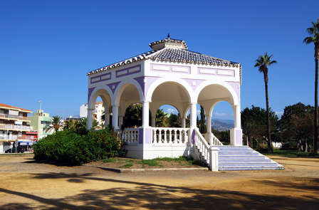 Romantiek in Junior Suite met bubbelbad in Torre del Mar