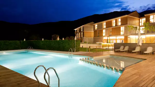 Escapada a la montaña con cena y acceso al spa en el pirineo aragonés