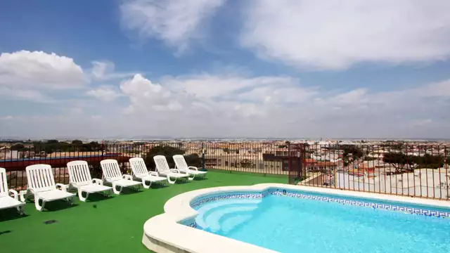 Escápate a San Pedro del Pinatar con botella de cava en la habitación y cerveza gratis en el bar