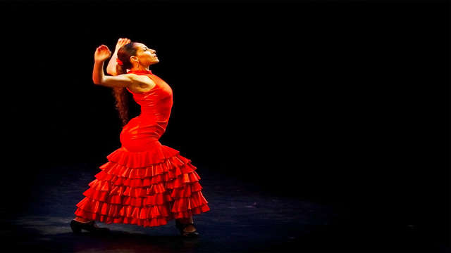 Escapada en Barcelona con entradas al Palacio del Flamenco