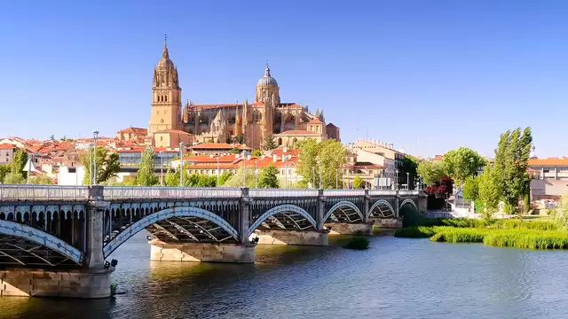 Fuga rurale con colazione e un pasto incluso a soli 10 minuti da Salamanca.