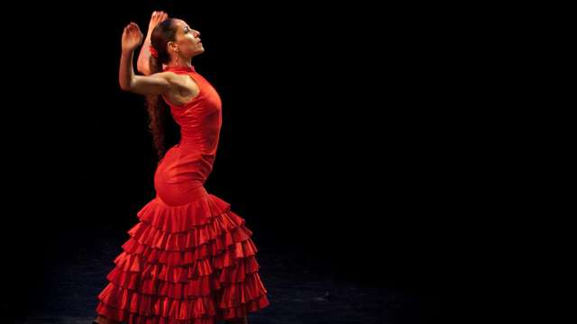 Escapada en Barcelona con entradas al Palacio del flamenco