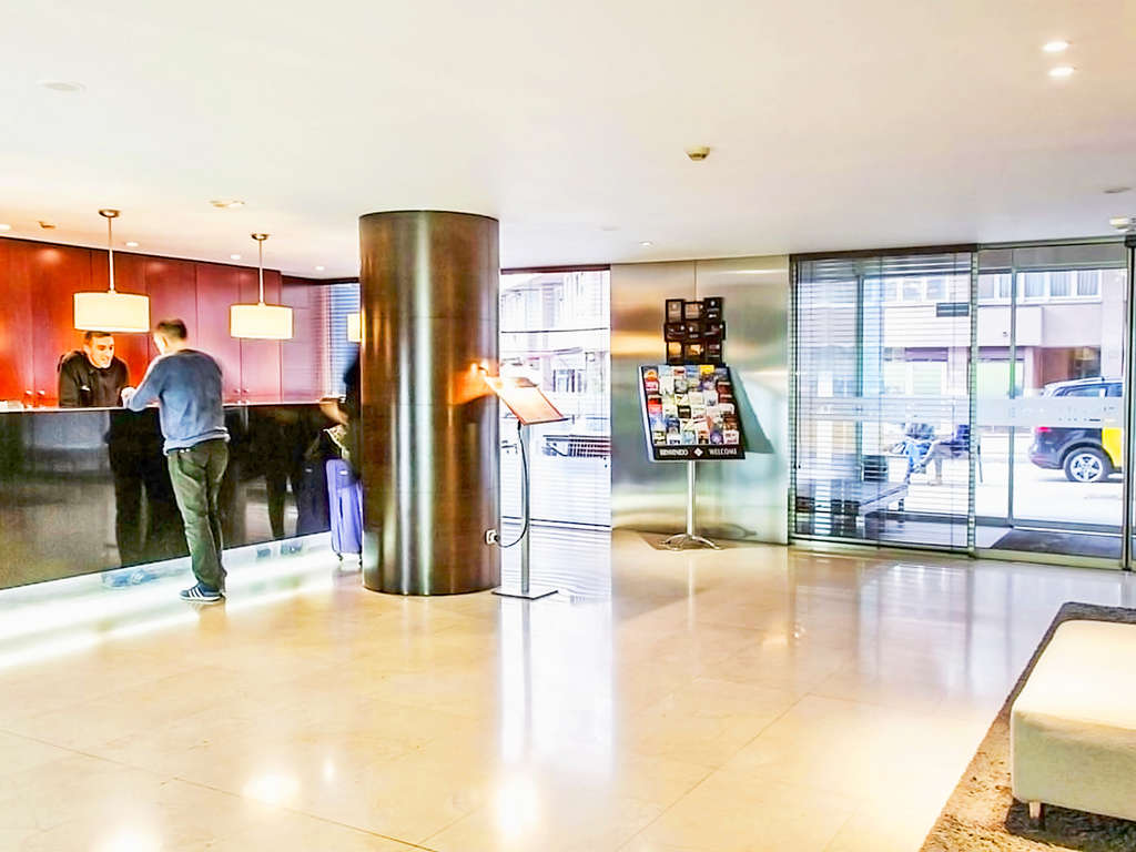 Découvrez Barcelone avec petit-déjeuner inclus et entrée au Casino - 4* - 1
