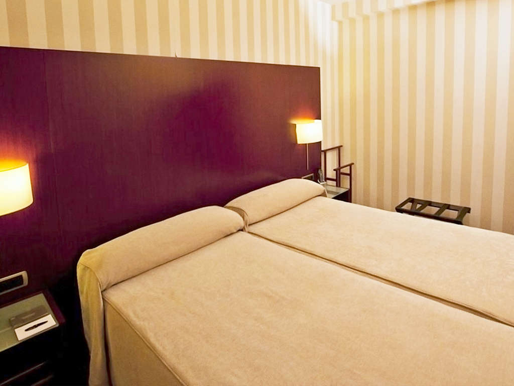Découvrez Barcelone avec petit-déjeuner inclus et entrée au Casino - 4* - 13