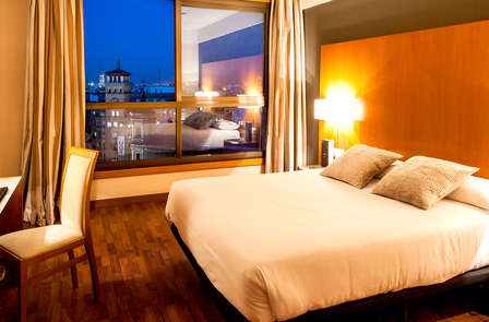 Verken Zaragoza op jouw tempo: economisch verblijf voor twee