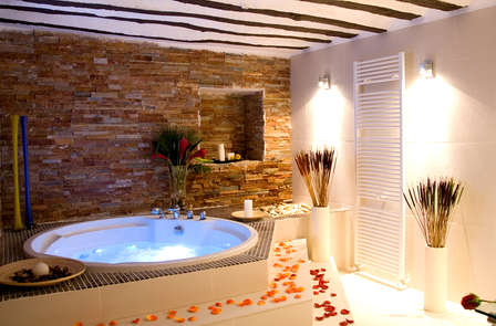 Escapada romántica con spa, cena maridaje, degustación de vinos y visita a quesería (2 noches)