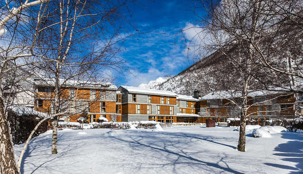 Escapada 4* en pareja con Gin tonic, Spa, bombones y descuento en restauración en Biescas