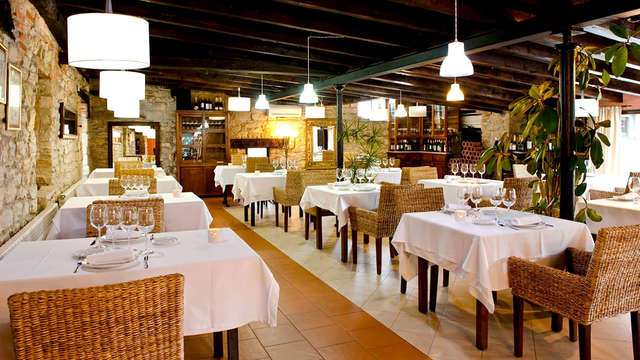 Romanticismo y Gastronomia en Suances escapada con cena y detalles romanticos