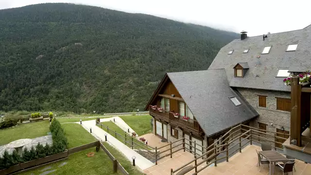 Escapada rural en suite con desayuno y acceso al spa en el Valle de Arán