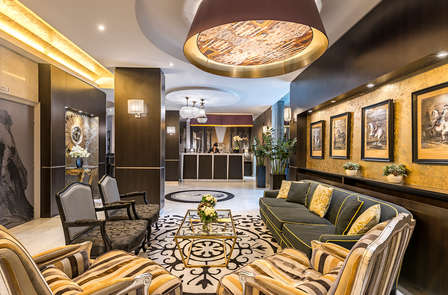 Week-end romantique en chambre supérieure à Versailles