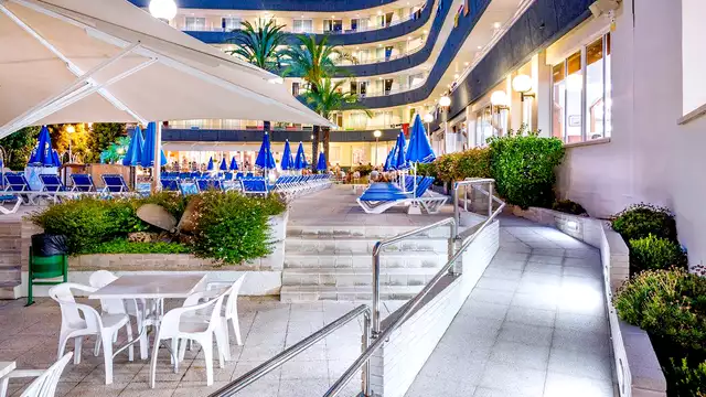 Oferta en pensión completa con Spa en un hotel 4* a dos pasos de la playa