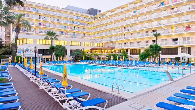 Weekend a Lloret de Mar: in pensione completa, accesso alla spa e molto altro