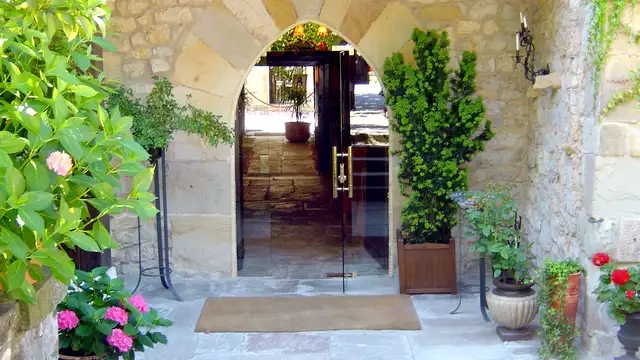 Escapada en Santillana del Mar con desayuno incluido en