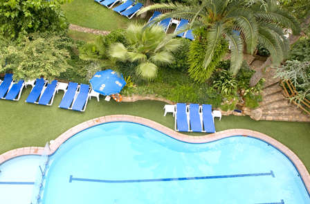 Amusement à Tossa de Mar en demi-pension et vue piscine