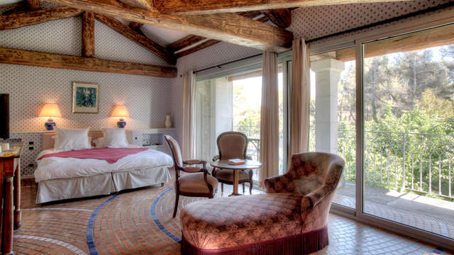 Relax en un elegante hotel muy cerca de Aviñón