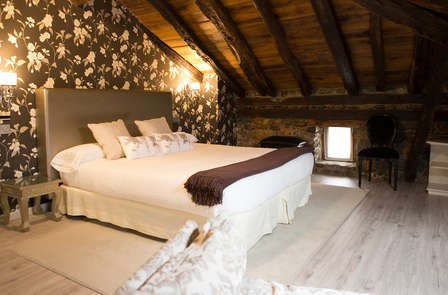 Escapada Romántica en suite con jacuzzi en la habitación