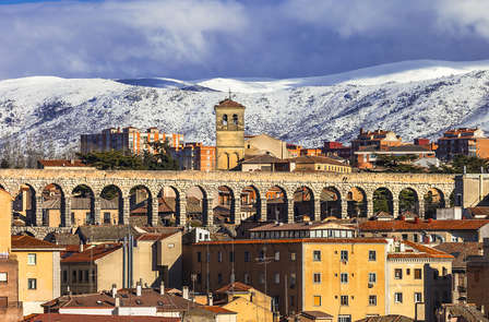 Spécial Ségovie avec accès au circuit thermal, dîner typique et attentions romantiques