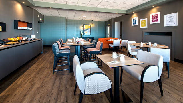 Restaurant La Plage Saint Marc Sur Mer
