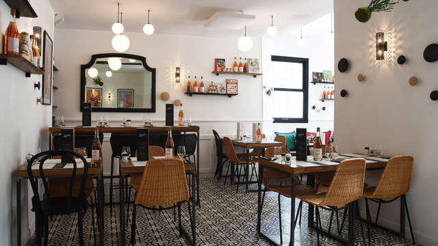 Cena en una crepería parisina