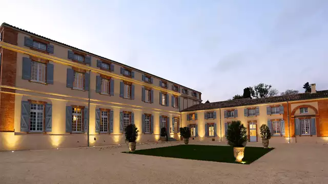 Romanticismo en un castillo cerca de Toulouse