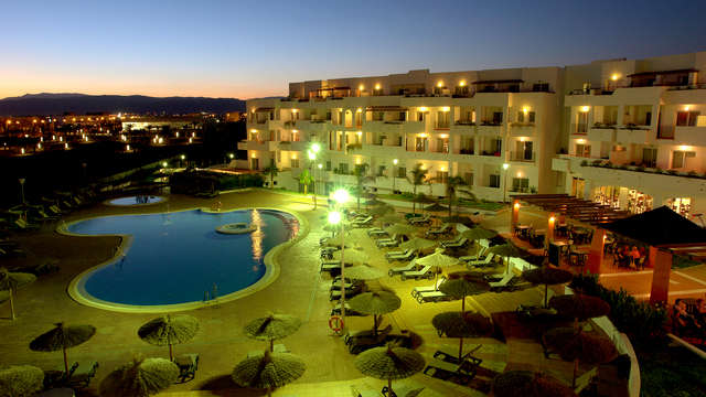 Alojate en un resort en Cabo de Gata en pension completa con spa ilimitado y un nino gratis