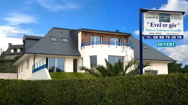 Estancia 100% local, champán y jacuzzi en la bahía de Locquirec