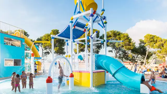 Échappée Méditerranéenne avec Demi-Pension et saveurs de la Costa Brava